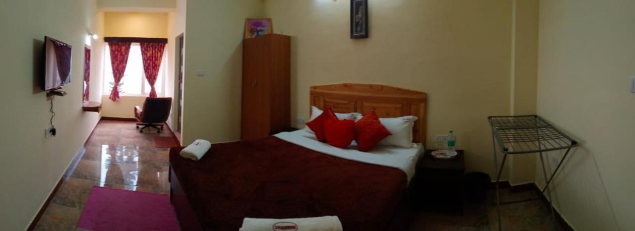 Bed and Breakfast Le Charmin Кодайканал Экстерьер фото